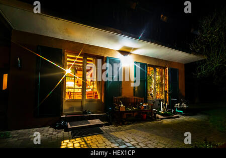 Wunderbare Weihnachten Hervorhebung in Colmar, Elsass, Frankreich. Straße und Häuser Dekoration Stockfoto