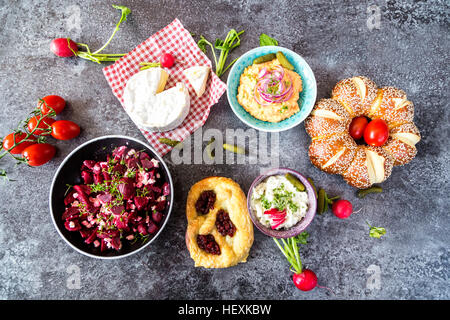 Vegetarisches bayerischen Buffet Stockfoto