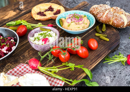 Vegetarisches bayerischen Buffet Stockfoto