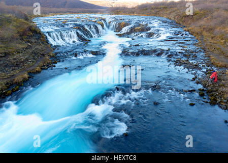 Bruarfoss (Brücke im Herbst), ist ein Wasserfall auf dem Fluss Bruara, im Süden Islands Stockfoto