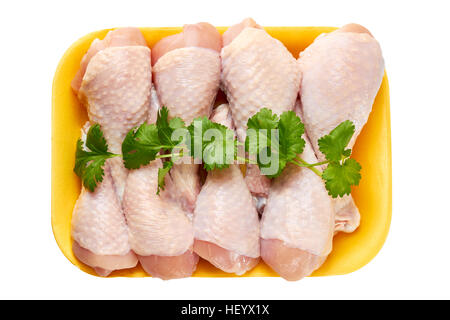 Rohe Hähnchenschenkel auf Einzelhandel Tablett Stockfoto