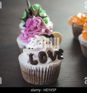 Valentine Cupcakes in Nahaufnahme. Stockfoto
