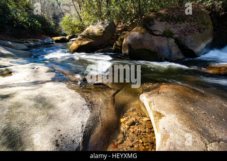 French Broad River in der Nähe von Living Waters - Balsam Grove, North Carolina USA Stockfoto