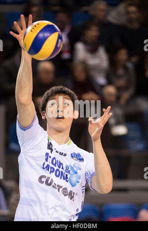 Yuki Ishikawa (Top Volley), 26. Dezember 2016 - Volleyball: Italienische Volleyball Liga Serie A match zwischen Lube Civitanova und Top Volley Latina im Eurosuole Forum in Civitanova Marche, Italien, © Enrico Calderoni/AFLO/Alamy Live-Nachrichten Stockfoto