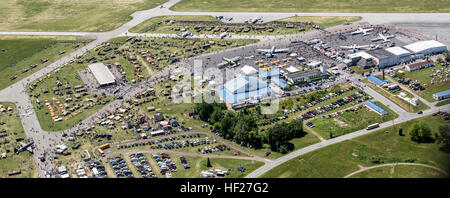 Das Mid-Atlantic Air Museum veranstaltet das 24. Wochenende des Zweiten Weltkriegs in Reading, Pennsylvania. Hier werden Reenactoren aus der Zeit, Scheinkämpfe, Flugshows, Waffendemonstrationen und eine P-61 Black Widow Restauration. Stockfoto