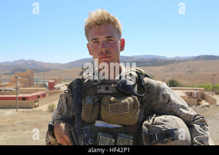 Marine Corps Lance Cpl. Samuel D. Stein mit 3rd Battalion, 5th Marines trat das Marine Corps um zu sehen, mehr von der Welt als nur seine Heimatstadt von El Paso, Texas. Er sagte, er benötigt einen höheren Zweck und wollte etwas mehr mit seinem Leben.  Stein ist eines der vielen Service-Mitglieder, die Teilnahme an den Rand des Pazifik-Übung im südlichen Kalifornien und Hawaii 30 Juni – 4. August 2016. 26 Nationen, mehr als 40 Schiffe und u-Boote, mehr als 200 Flugzeugen und 25.000 Personal beteiligen RIMPAC vom 30 Juni bis 4. August in und rund um die Inseln von Hawaii und südlichen Calif sich Stockfoto