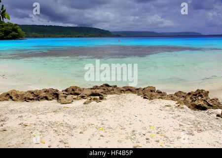 Auf dem weißen Sand und blau-grünen Wasser der Champagner Strand im Hafen von Hog Bay geschlossen auf dem N.by Elefanten feierte Insel die Amerikaner das Ende Stockfoto