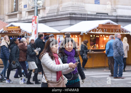 Weihnachtsmarkt im Zentrum von Brüssel, Belgien am 10. Dezember 2016 Stockfoto