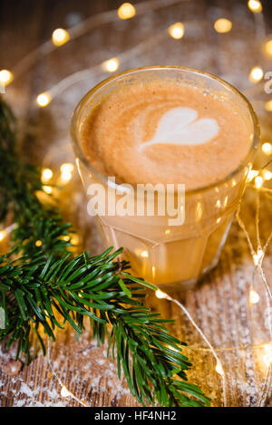 Flache weiße Kaffeetasse Stockfoto