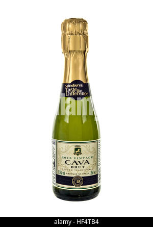 Flasche Sainsburys schmecken den Unterschied Brut Sekt auf weißem Hintergrund Stockfoto