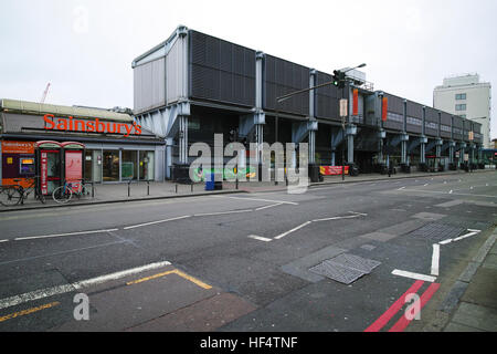 Die architektonisch bedeutsamen Sainsbury "Supermarkt, Camden Road, Camden Town, London England Sir NIcholas Grimshaw 1988 Stockfoto