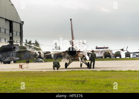 Männer-Test bin J-015 königlichen niederländischen Luftwaffe Lockheed Martin f-16 Fighting Falcon Jet Stockfoto