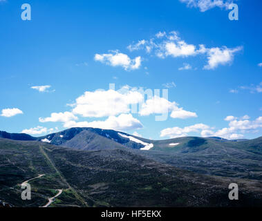 Coire ein t-Sneachda Stob Coire ein t-Sneachda und Cairn man vom Pfad bis Coire Cas an den Hängen des Cairn Gorm Schottland Stockfoto