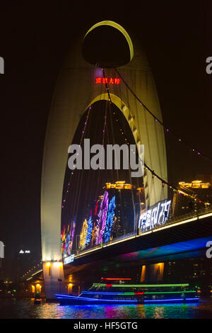 Nachtansicht des Guangzhou Brücke am Pearl River, Guangzhou, Guangdong Provinz, China Stockfoto