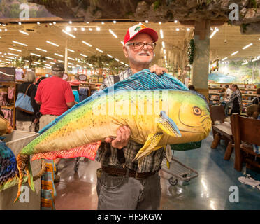 Feierliche Eröffnung des Bass Pro Shops Sportler Center Gainesville, Florida spezialisiert auf alle Aktivitäten im Freien und damit verbundene Tätigkeiten. Stockfoto