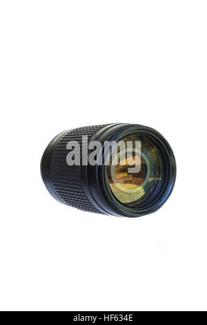 Vorderansicht eines Objektivs 70 300 isoliert auf weißem Hintergrund Stockfoto