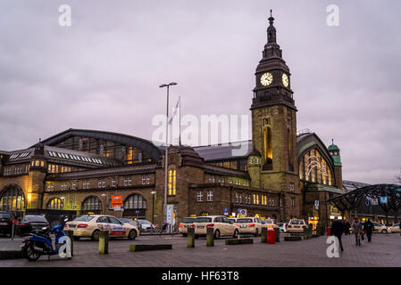 Hauptbahnhof oder Central Bahnhof, Hamburg, Deutschland Stockfoto