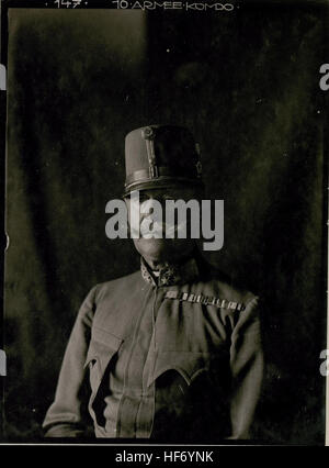 Ein historisches Foto von Kriegsminister Krobatin, Befehlshaber der 10. Armee, während des Ersten Weltkriegs. Das Bild zeigt ihn in Militäruniform, symbolisiert die österreichische Militärführung und die strategische Führungsrolle im europäischen Konflikt der Zeit. Stockfoto