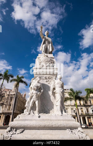 Statue von Jose Marti im Parque Central, Central Park, vor dem Hotel Inglaterra und Gran Teatro La Havanna, Kuba. Stockfoto