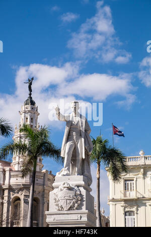 Statue von Jose Marti im Parque Central, Central Park, vor dem Hotel Inglaterra und Gran Teatro La Havanna, Kuba. Stockfoto