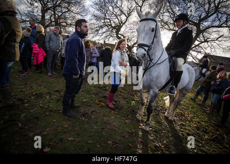 Cheshire Drag- and -Bloodhounds jagen Fahrten von Dean-Zeile in der Nähe von Wilmslow in Cheshire, England heute (Boxing Day, Montag 26 Stockfoto