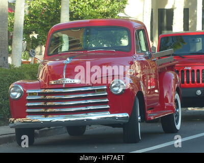 Komplett restaurierte 1950 Chevrolet Pick-up LKW im Besitz von Immobilienunternehmen, Frontgrill, rot, wie neu Stockfoto