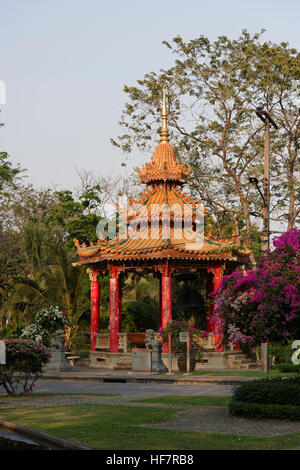 Die chinesische Pagode im Lumpini Park, Bangkok, Thailand Stockfoto