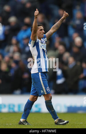 Brighton und Hove Albion Anthony Knockaert feiert nach dem Schlusspfiff während der Himmel Bet Meisterschaft match im AMEX Stadium Brighton. Stockfoto