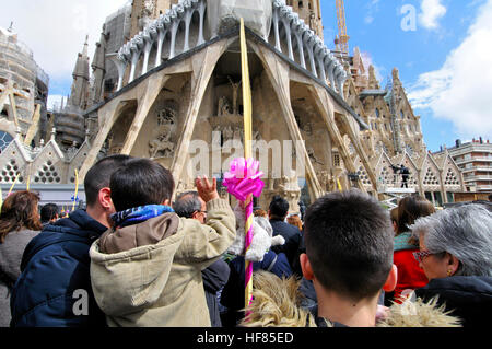 Am Palmsonntag, Basilika und Expiatory Kirche der Heiligen Familie, Barcelona, Katalonien, Spanien Stockfoto