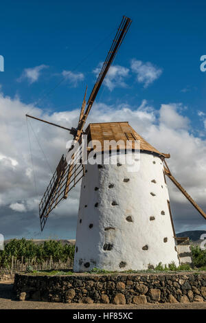 Windmühle, El Cotillo, Fuerteventura, Kanarische Inseln Stockfoto