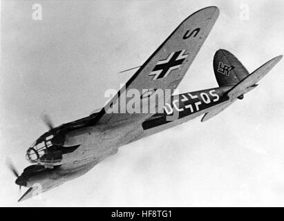 Das Nazi-Propagandabild zeigt ein deutsches Wehrmacht DC+QS Heinkel He 111 Kampfflugzeug. Veröffentlicht im März 1940. Fotoarchiv für Zeitgeschichte - KEIN WIRELESS-SERVICE - | weltweite Nutzung Stockfoto