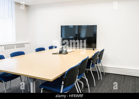 Kleine weiße Konferenzraum. Stockfoto