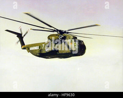 Ein CH-53A Sea Hallion Helikopter wird in den 1960er Jahren mit dem U.S. Marine Corps eingesetzt und unterstützt Truppentransport, Angriffsoperationen und logistische Missionen. Stockfoto