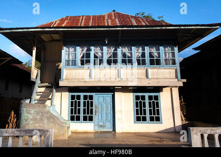 Zweistöckiges Haus Gebäude in Süd-Sumatra, Indonesien. Stockfoto