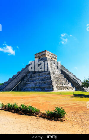 Zentrale Struktur des Castillo, in der alten Maya-Tempel von Chichén Itzá, Yucatan, Mexiko Stockfoto