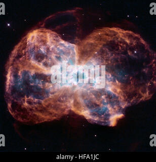 Das Hubble Space Telescope der NASA fängt das atemberaubende Ende des Lebens eines Sterns im Nebel NGC 2440 ein und enthüllt die Schönheit des Sternesterbens und der Umwandlung in einen planetarischen Nebel. Stockfoto