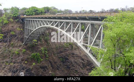 Brücke bei den Victoria Wasserfällen Stockfoto
