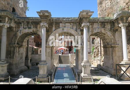 Die römischen Hadrian-Tor in Antalya Altstadt Kaleici, Türkei Stockfoto