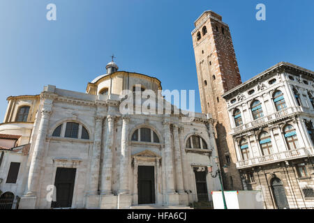 Kirche San Geremia direkt am Canal Grande in Venedig, Italien. Stockfoto