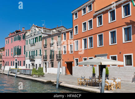 Traditionellen Altbauten und Cannaregio Canal in Venedig, Italien. Stockfoto