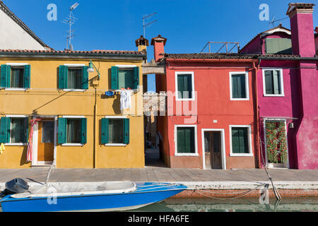 Bunt bemalten Häusern auf der Insel Burano, Venedig, Italien Stockfoto