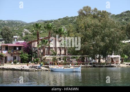 Hafen von Ucagiz mit Segeln Schiffe in der Nähe von Kekova Insel und die versunkene Stadt Simena in der Türkei Stockfoto