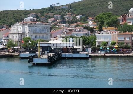 Berühmten Hafen von Prince Insel Burgazada in das Marmarameer in der Nähe von Istanbul, Türkei Stockfoto