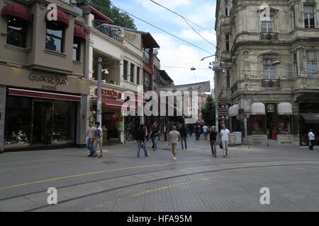 Sout Ende der berühmten Istiklal Caddesi Straße in Istanbul, Türkei Stockfoto
