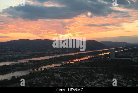 Sonnenuntergang über Österreichs Hauptstadt Wien Stockfoto