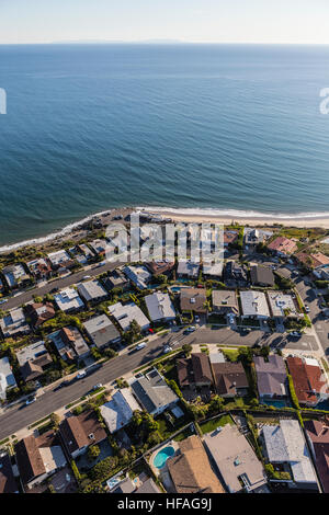 Luftaufnahme von Pacific Palisades Meerblick Wohnungen in Los Angeles, Kalifornien. Stockfoto