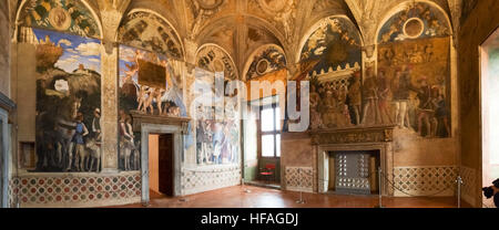 Mantova, Italien - 8. Januar 2016: Palazzo Ducale in Mantua, auch bekannt als der Gonzaga Palast, ist einer der bedeutendsten historischen Gebäude Bürger. Stockfoto