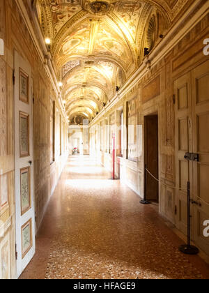 Mantova, Italien - 8. Januar 2016: Palazzo Ducale in Mantua, auch bekannt als der Gonzaga Palast, ist einer der bedeutendsten historischen Gebäude Bürger. Stockfoto