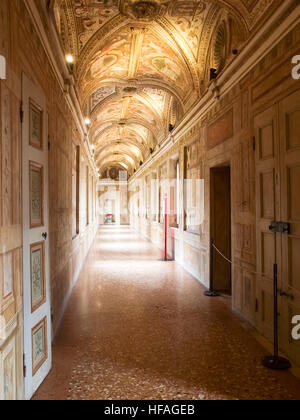 Mantova, Italien - 8. Januar 2016: Palazzo Ducale in Mantua, auch bekannt als der Gonzaga Palast, ist einer der bedeutendsten historischen Gebäude Bürger. Stockfoto