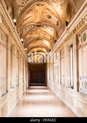 Mantova, Italien - 8. Januar 2016: Palazzo Ducale in Mantua, auch bekannt als der Gonzaga Palast, ist einer der bedeutendsten historischen Gebäude Bürger. Stockfoto